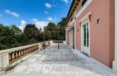 Historische Villa kaufen San Giuliano Terme, Toskana, Terrasse