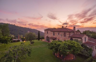 Landhaus kaufen Pistoia, Toskana, Drohnenfoto