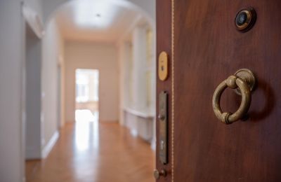 Apartment in historischem Gebäude kaufen Charlottenburg-Wilmersdorf, Schmargendorf, Berlin, Eingang