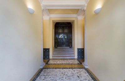 Repräsentative Altbauwohnung kaufen Orta San Giulio, Piemont, Eingang