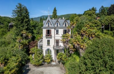 Historische Immobilien, Villa im frühen Liberty-Stil mit Blick auf den Lago Maggiore