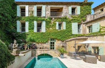 Historische Immobilien, Bürgerliche Residenz bei Uzès aus dem 16. und 19. Jahrhundert mit Garten und Pool