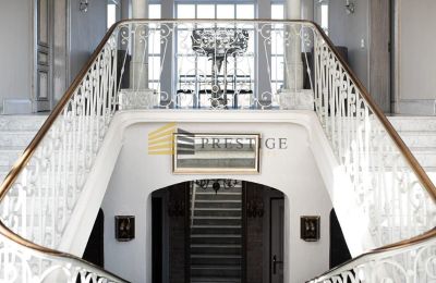 Herrenhaus/Gutshaus kaufen Ojrzanów, Pałac w Ojrzanowie, Masowien, Treppenhaus