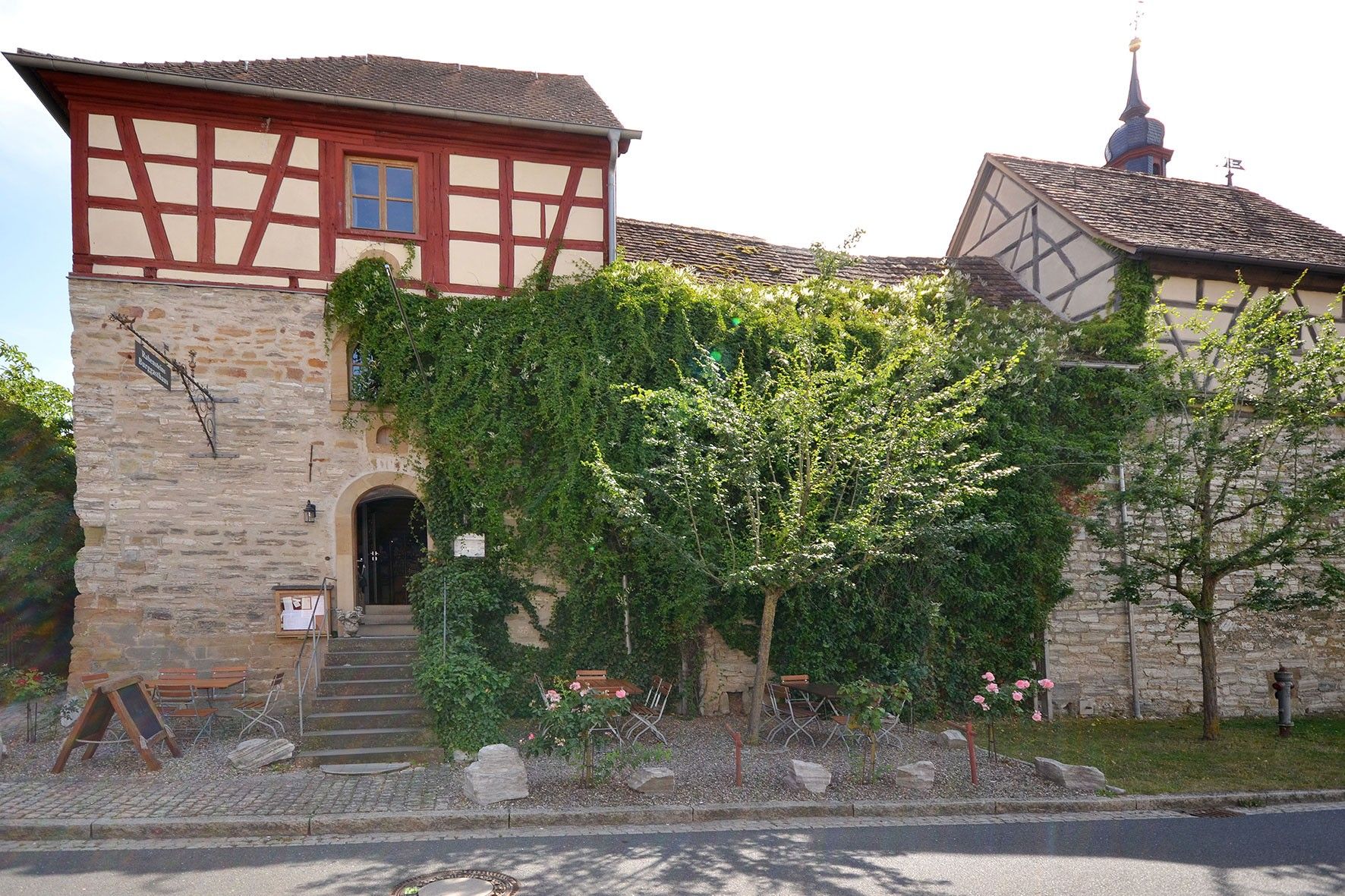 Fotos Mittelalterliches Gebäude in der Nähe von Würzburg