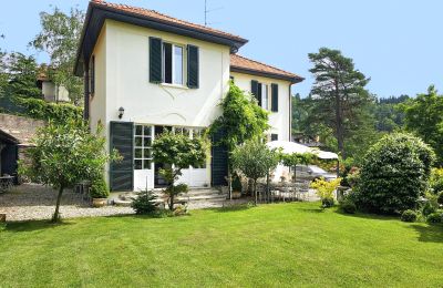 Historische Immobilien,  Charmante historische Villa mit Garten in sonniger Lage mit absoluter Ruhe und Privatsphäre am Lago Maggiore