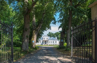 Historische Immobilien, Palais im Südwesten von Warschau
