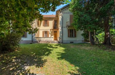 Historische Villa kaufen 28040 Lesa, Piemont, Vorderansicht