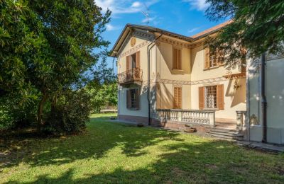 Historische Villa kaufen 28040 Lesa, Piemont, Außenansicht