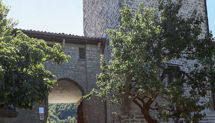 Turm kaufen 27050 Val di Nizza, Lombardei,  Italien
