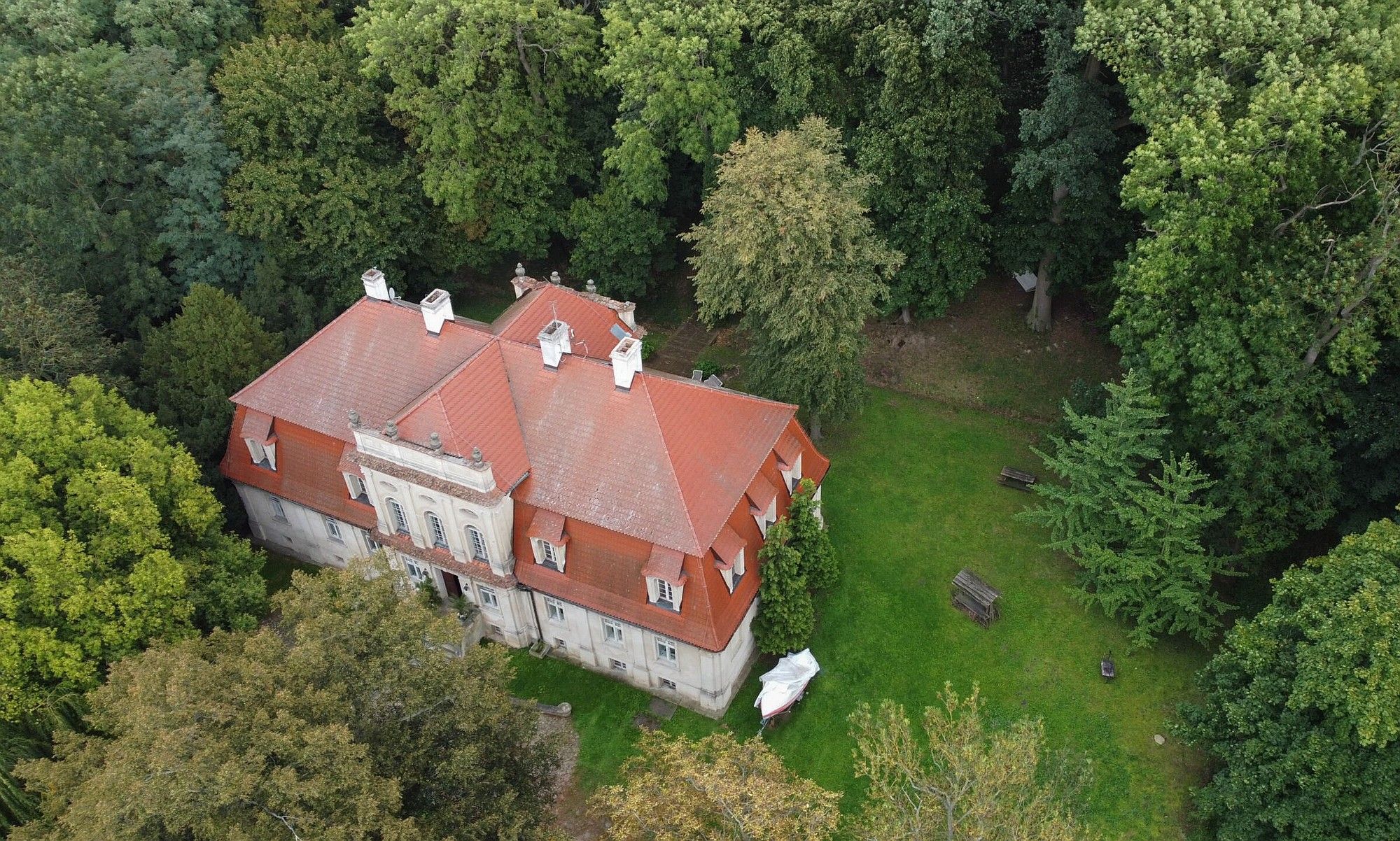 Fotos Herrenhaus mit Rokokosaal, Park und Nebengebäuden bei Posen