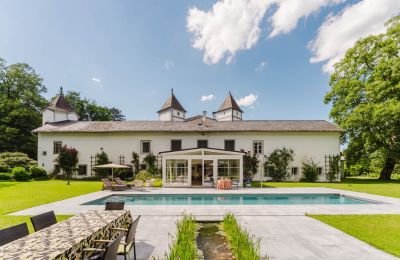 Schloss kaufen 4693 Desselbrunn, Oberösterreich, Highend-Poolanlage mit wärmeisolierender Rollabdeckung