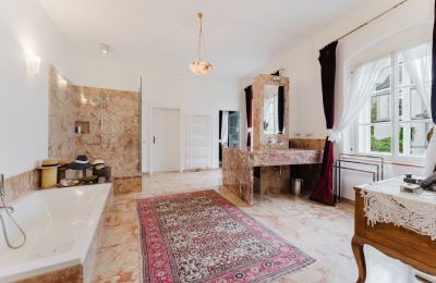 Schloss kaufen 4693 Desselbrunn, Oberösterreich, Marmor soweit das Auge reicht