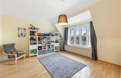 Historisk villa till salu Währing, Wien, Ein Zimmer des ausgebauten Dachgeschosses