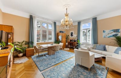 Historisk villa till salu Währing, Wien, Der freundliche und geräumige Wohnbereich im Obergeschoss