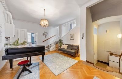 Historisk villa till salu Währing, Wien, Das helle Entrée in der Bel Étage