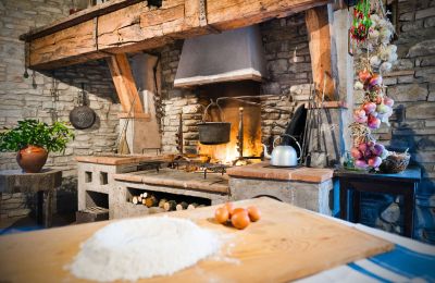 Stadtpalais kaufen Mercatello sul Metauro, Marken, Küche