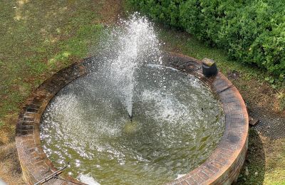 Schloss kaufen 84375 Kirchdorf am Inn, Hofmarkstraße 2, Bayern, großer Springbrunnen