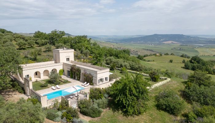 Villa mit 4,2 Hektar Olivenhain und Pool bei Matera – Bietverfahren