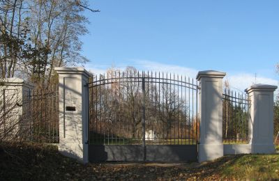 Herrenhaus/Gutshaus kaufen Mołomotki-Dwór, Masowien, Brama wjazdowa
