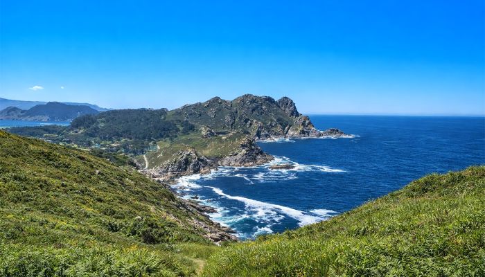 Herrschaftliches Anwesen "Pazo" in Nordspanien mit Meerblick in original historischem Zustand