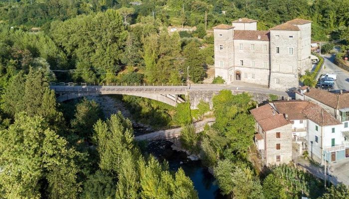 Burg kaufen Licciana Nardi, Toskana