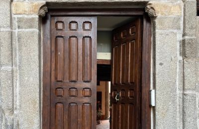 Lägenhet i historisk byggnad till salu Toledo, Amador de los Ríos 2, Castilla-La Mancha, Ingång