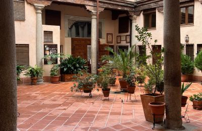 Lägenhet i historisk byggnad till salu Toledo, Amador de los Ríos 2, Castilla-La Mancha, Innergård