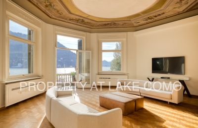 Lägenhet i historisk byggnad till salu Como, Lombardiet	, Vardagsrum