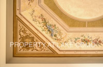 Lägenhet i historisk byggnad till salu Como, Lombardiet	, Detaljer