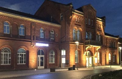Historische Immobilie kaufen 49356 Diepholz, Am Bahnhof  1, Niedersachsen, Bahnhof bei Nacht 2025