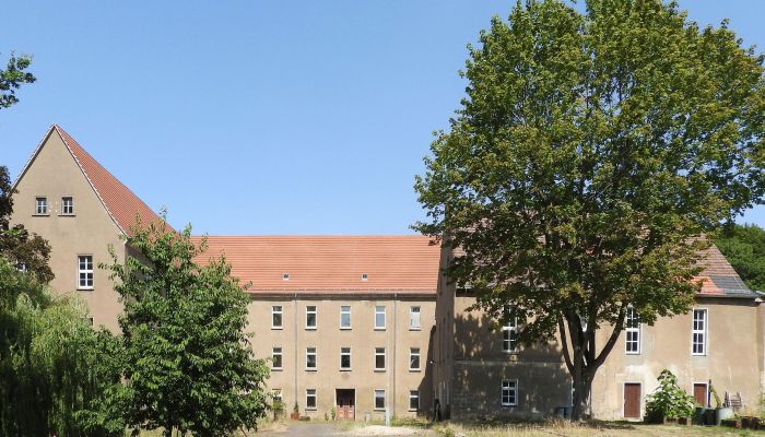 Schloss Ehrenhain - ehemalige Wasserburg