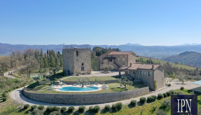 Historisches Objekt mit 24 Hektar Besitz bei Città di Castello