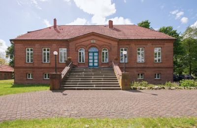 Herrenhaus/Gutshaus kaufen 19073 Zülow, Dorfplatz 8, Mecklenburg-Vorpommern, Vorderansicht