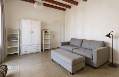 Stadtpalais kaufen Santanyí, Balearen, Schlafzimmer - Wohnzimmer, Modern - (KI generiert)