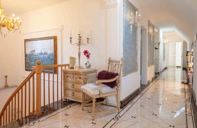 Schloss kaufen Baden-Württemberg, Treppe - Flur - 2. OG