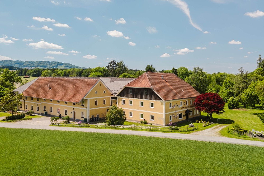 Fotos Kleinod mit Sonderwidmung - Seminarzentrum in Alleinlage