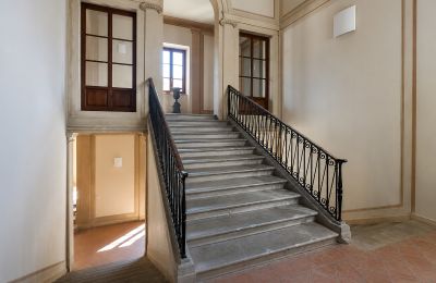 Luxus-Altbauwohnung kaufen Pisa, Toskana, Treppenhaus