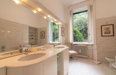 Historische Villa kaufen Baveno, Piemont:  Badezimmer