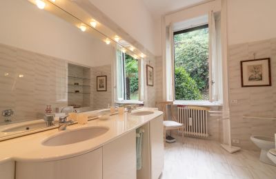 Historische Villa kaufen Baveno, Piemont, Badezimmer