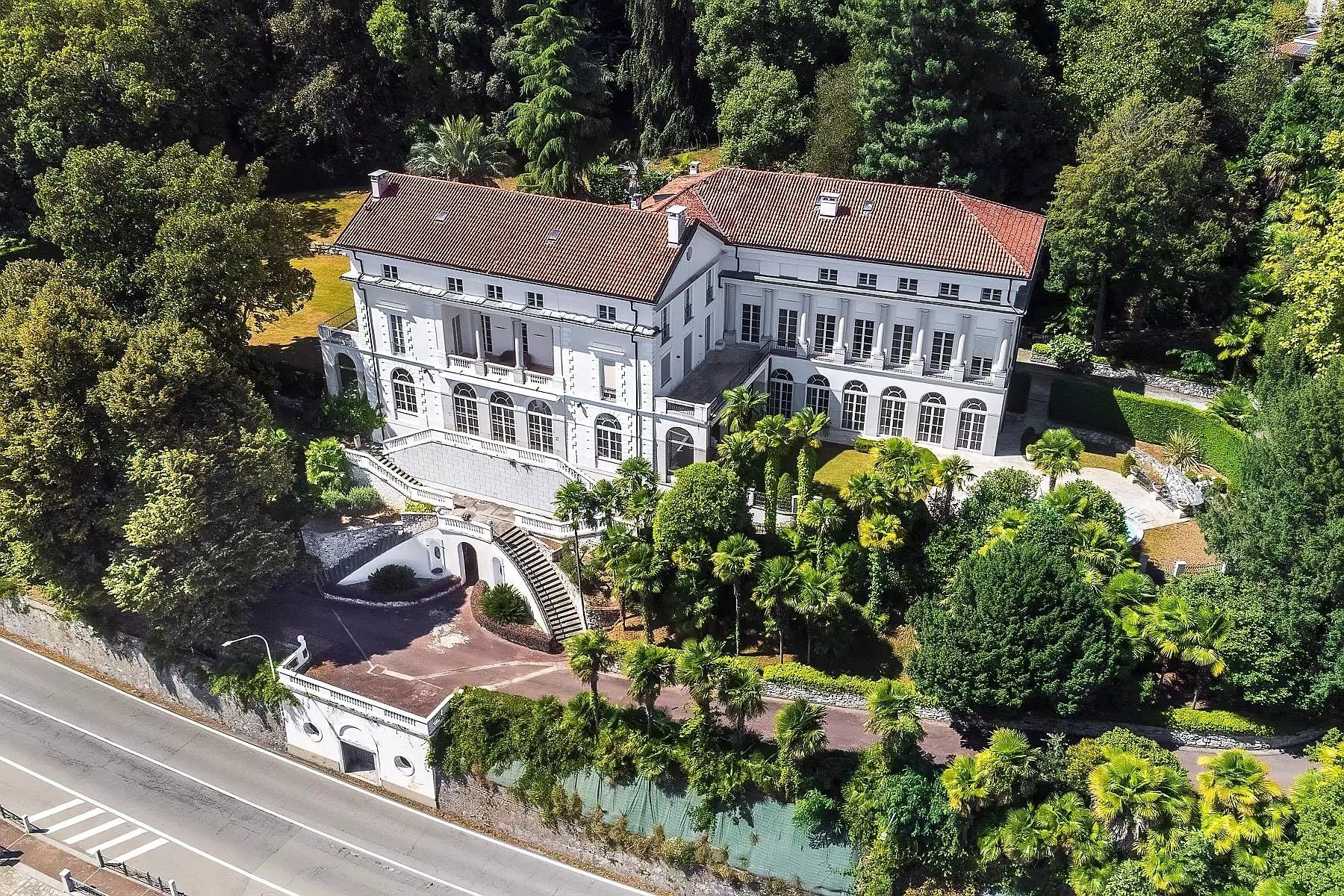 Fotos Monumentale Villa am Ufer des Lago Maggiore