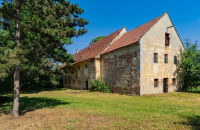 Schloss kaufen Žatec, okres Louny, Nebengebäude