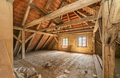 Schloss kaufen Žatec, okres Louny, Dachboden