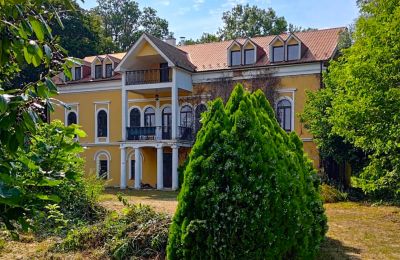 Herrenhaus/Gutshaus kaufen Kovarce, Parková 3, Region Nitra, Foto 2/16
