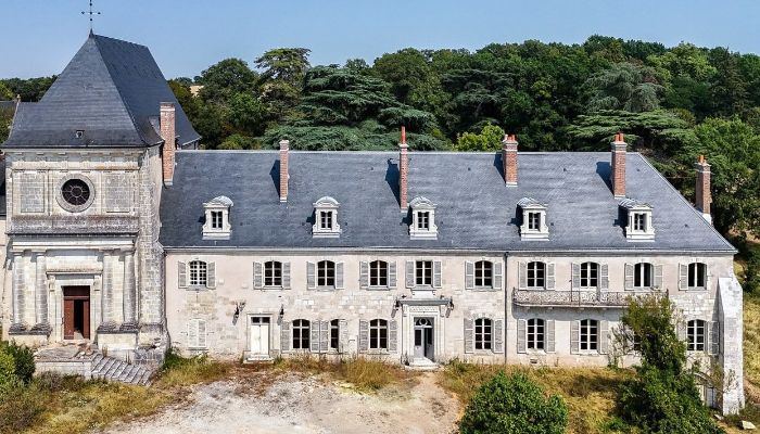 Ehemalige Abtei mit Kirche und Château - 84 Hektar pachtfreies Grundstück