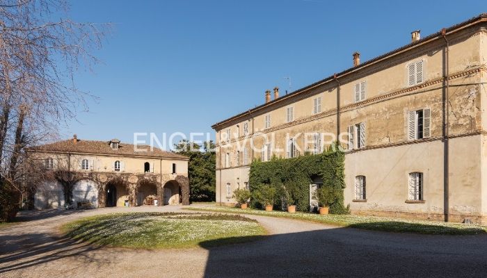 Klassizistische Villa mit Park und Nebengebäuden in Alseno