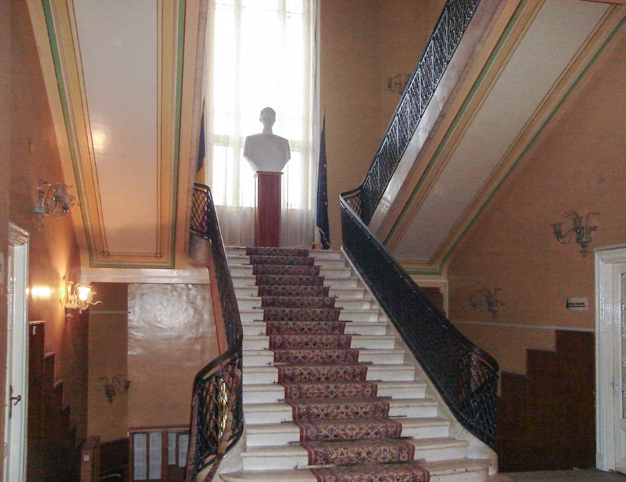 Historische Anwesen, Vor Gericht im eigenen Haus