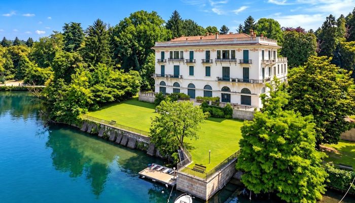 Große Wohnung in historischer Villa in Castelletto Ticino