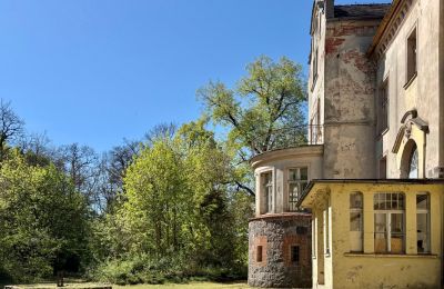Schloss kaufen Bronów, Bronów 20, Niederschlesien, Seitenansicht