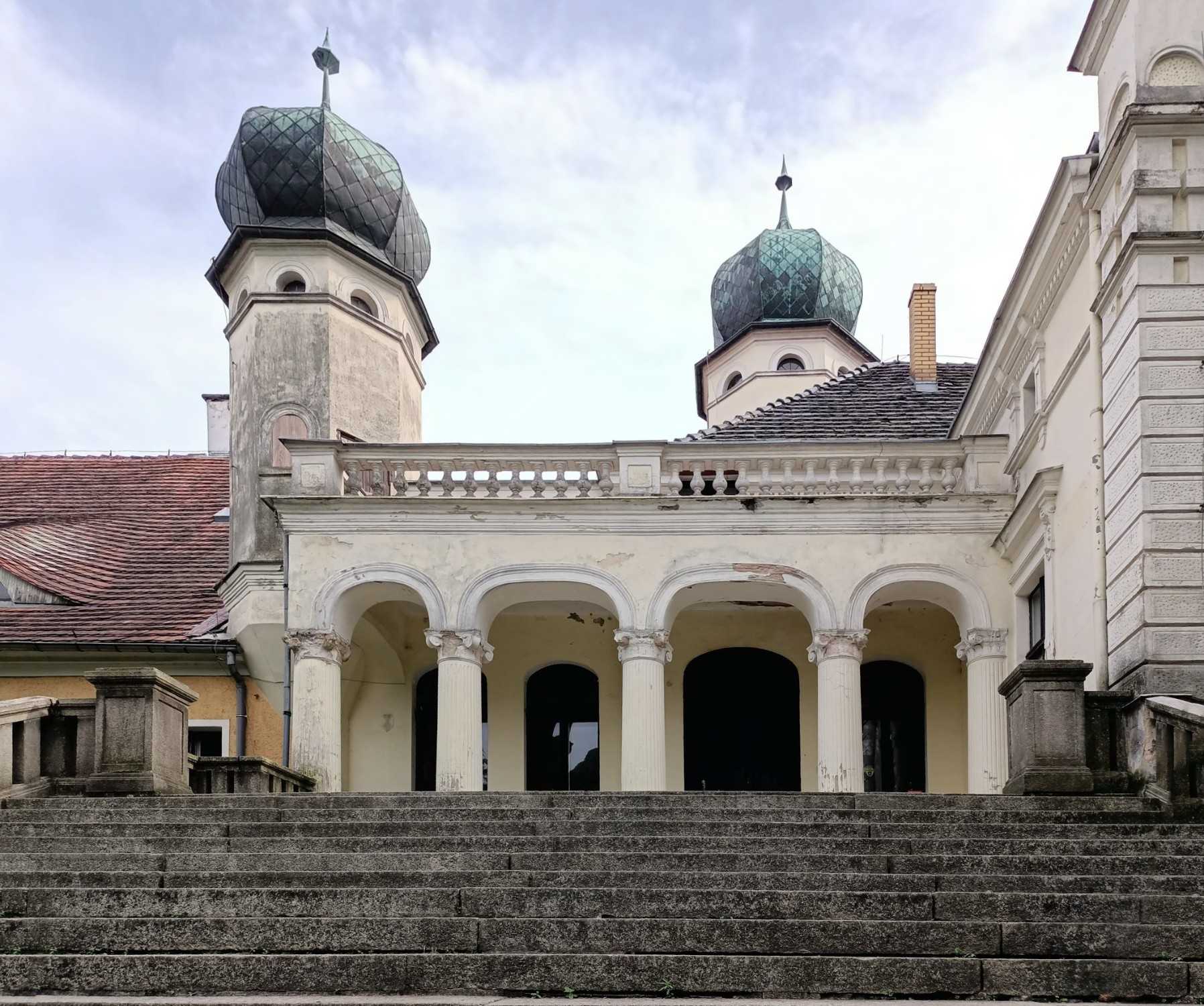 Fotos Pałac w lubuskiem na sprzedaż