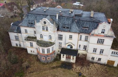Schloss kaufen Bronów, Pałac w Bronowie, Niederschlesien, Drohnenfoto